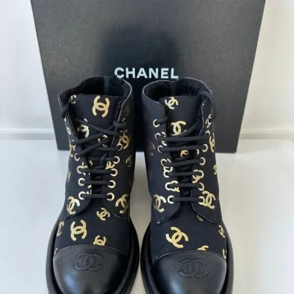 CHANEL Lambskin Shearling Canvas CC Lace Up Boots Black Gold Logo Size 38.5 - Picture 4 of 13